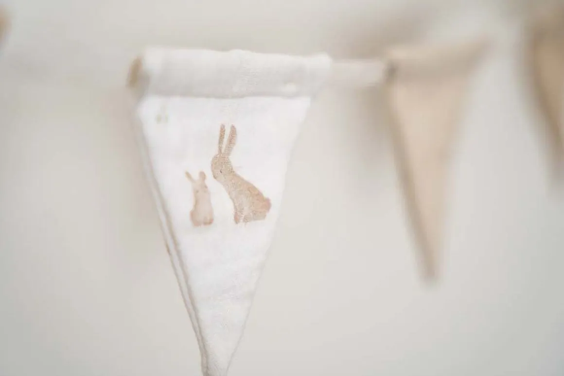 Little Dutch Hydrofiele Slinger met vlaggetjes Bunny