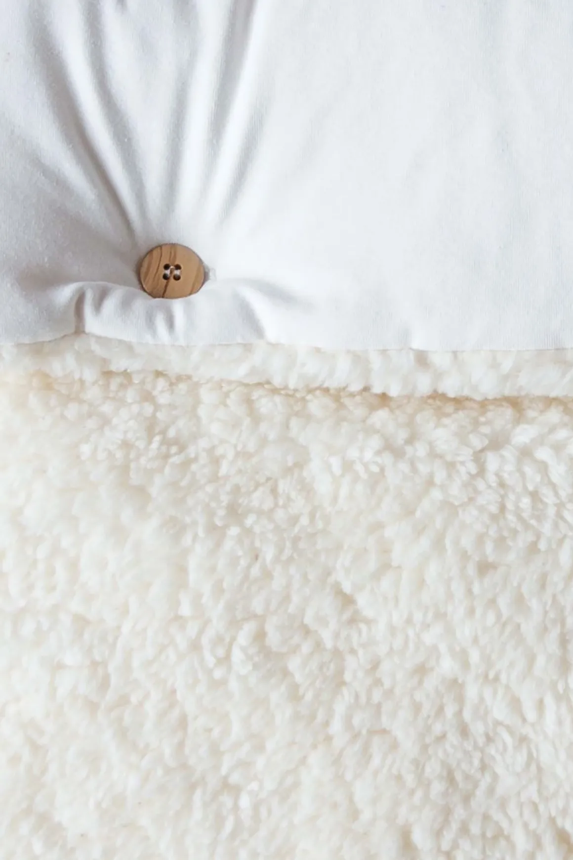 Nanami Voetenzak Teddy Off White